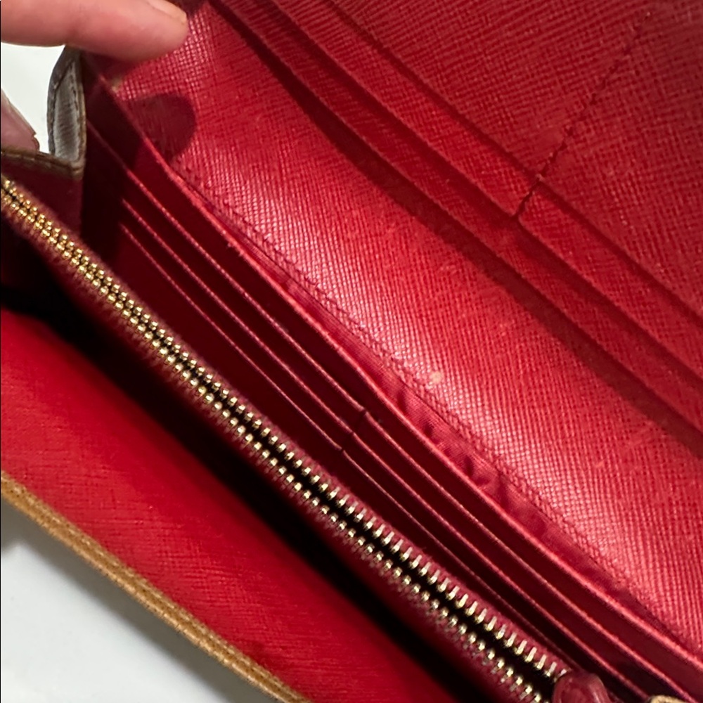 Prada Tan Leather wallet - Picture 9 of 11
